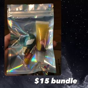 Glosses & scrubs & lip balm